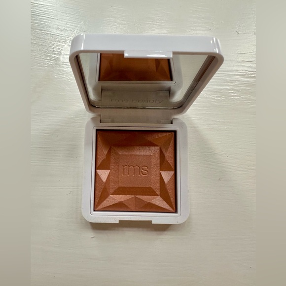 RMS Beauty - Picture 1 of 3